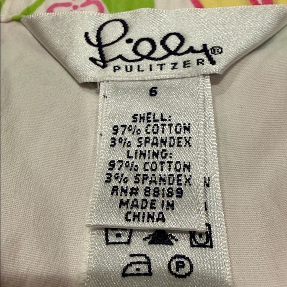 Lilly Pulitzer skort in the "Garden Vista" print. Size 6 - Picture 7 of 7